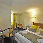 Le Madrigal Hotel