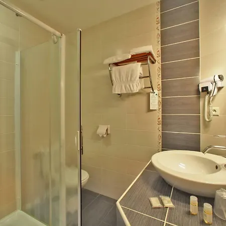 Le Madrigal سارلا لا كانيدا